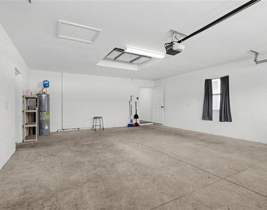 4334 E Maryland Street - Photo Thumbnail 5