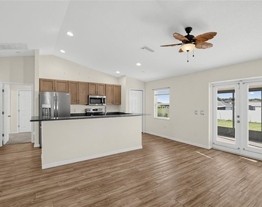 4334 E Maryland Street - Photo Thumbnail 9