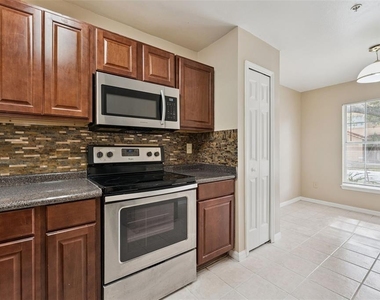1192 N Fairway Drive - Photo Thumbnail 5