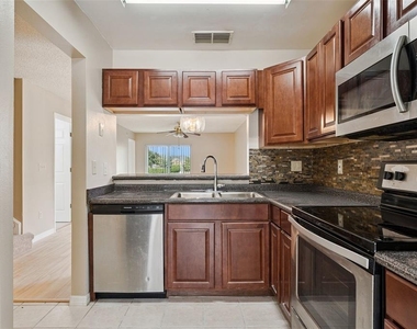 1192 N Fairway Drive - Photo Thumbnail 6