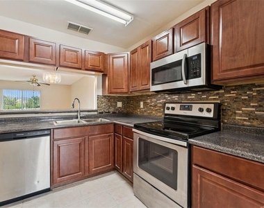 1192 N Fairway Drive - Photo Thumbnail 7