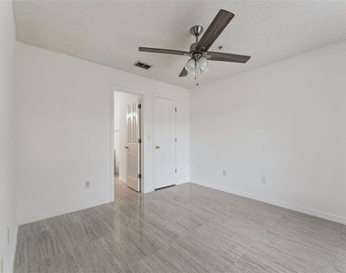 1192 N Fairway Drive - Photo Thumbnail 11