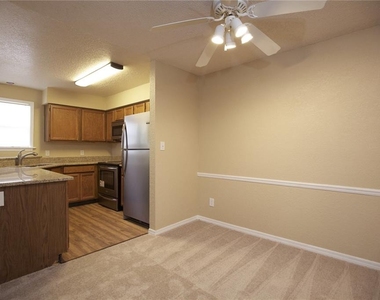 2941 Antique Oaks Circle - Photo Thumbnail 5