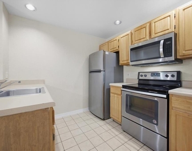 4006 Venetian Bay Drive - Photo Thumbnail 2