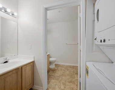 4006 Venetian Bay Drive - Photo Thumbnail 19