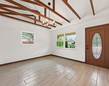 10541 3rd Avenue - Photo Thumbnail 11