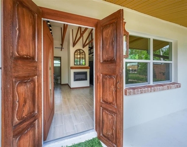 10541 3rd Avenue - Photo Thumbnail 4