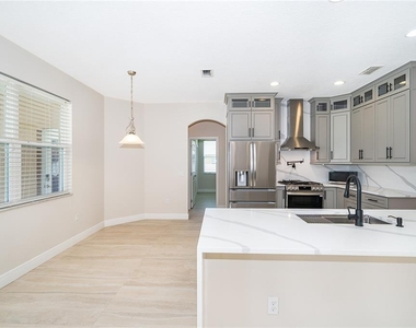 700 Elkhorn Fern Lane - Photo Thumbnail 8
