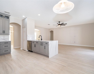 700 Elkhorn Fern Lane - Photo Thumbnail 10