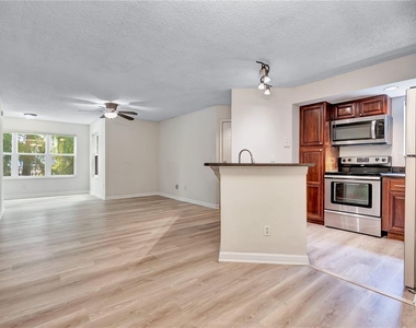 4504 Commander Drive - Photo Thumbnail 5