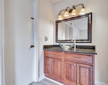 4504 Commander Drive - Photo Thumbnail 10