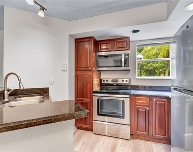 4504 Commander Drive - Photo Thumbnail 2