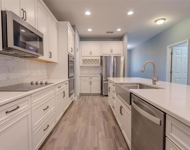 3134 River Springs Boulevard - Photo Thumbnail 6
