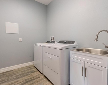 3134 River Springs Boulevard - Photo Thumbnail 24