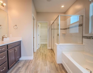 3134 River Springs Boulevard - Photo Thumbnail 13