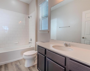 3134 River Springs Boulevard - Photo Thumbnail 20