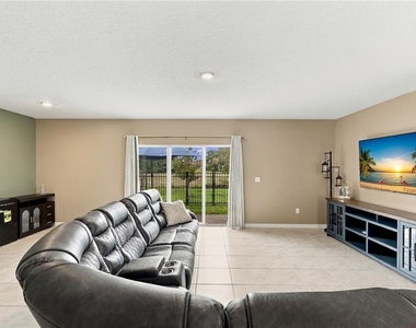 2711 Silver Canoe Drive - Photo Thumbnail 6