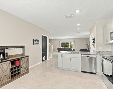 2711 Silver Canoe Drive - Photo Thumbnail 15