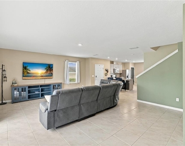 2711 Silver Canoe Drive - Photo Thumbnail 8