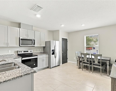 2711 Silver Canoe Drive - Photo Thumbnail 13