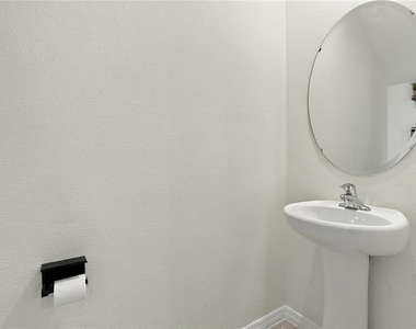 2711 Silver Canoe Drive - Photo Thumbnail 19