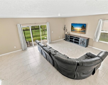 2711 Silver Canoe Drive - Photo Thumbnail 7