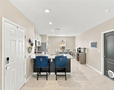 2711 Silver Canoe Drive - Photo Thumbnail 12