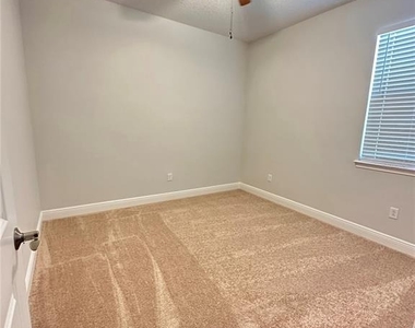 3430 Sagebrush Street - Photo Thumbnail 8