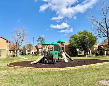 401 Fountainhead Circle - Photo Thumbnail 15