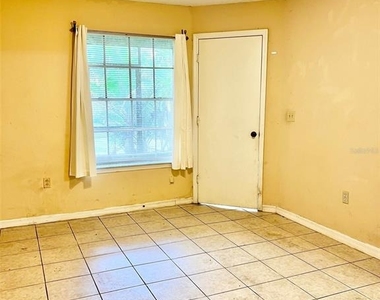 401 Fountainhead Circle - Photo Thumbnail 9
