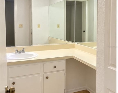 4524 Commander Drive - Photo Thumbnail 7