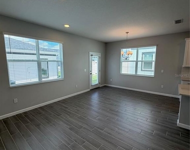 1362 Moutn Royal Drive - Photo Thumbnail 8