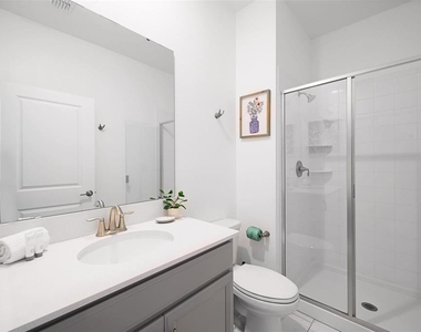 984 Leader Street - Photo Thumbnail 13
