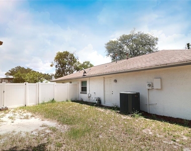 1560 Guinevere Drive - Photo Thumbnail 21