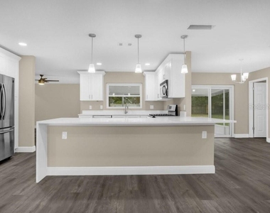 1560 Guinevere Drive - Photo Thumbnail 5