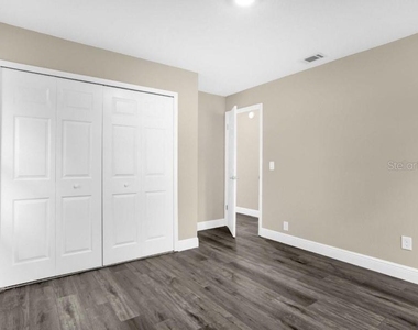 1560 Guinevere Drive - Photo Thumbnail 15