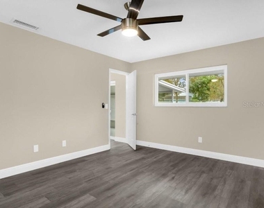 1560 Guinevere Drive - Photo Thumbnail 16