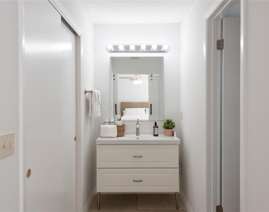 1085 Indian Ridge Trl E - Photo Thumbnail 11