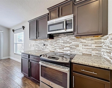 3004 Julip Drive - Photo Thumbnail 10