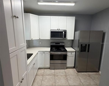 483 Las Cortes Lane - Photo Thumbnail 5
