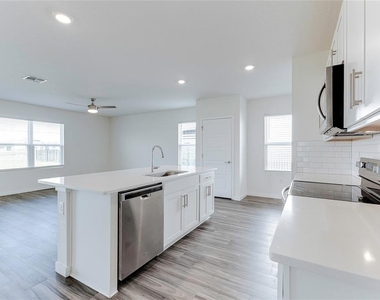 305 Talisi Loop - Photo Thumbnail 5