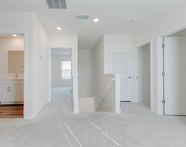 305 Talisi Loop - Photo Thumbnail 12
