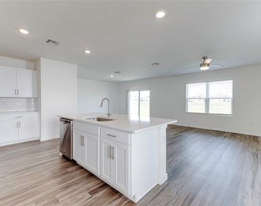 305 Talisi Loop - Photo Thumbnail 3