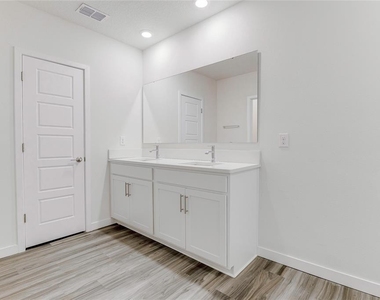 305 Talisi Loop - Photo Thumbnail 17