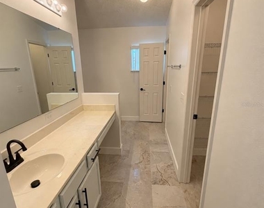 16767 Corner Lake Drive - Photo Thumbnail 7