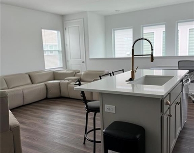6484 Rover Way - Photo Thumbnail 3
