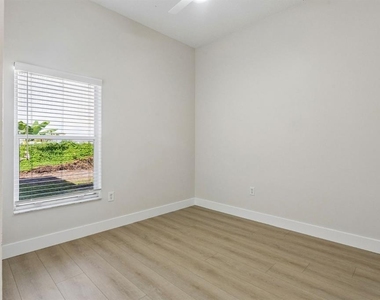 11850 Hullbridge Court - Photo Thumbnail 11