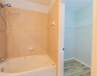 5428 Caramella Drive - Photo Thumbnail 20