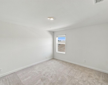 3038 Granite Ridge Avenue - Photo Thumbnail 13