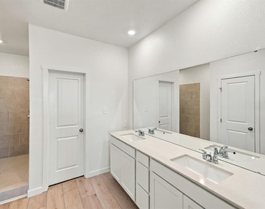 3038 Granite Ridge Avenue - Photo Thumbnail 20